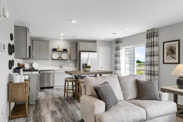 2010 Highview Terrace, Shakopee, MN 55379