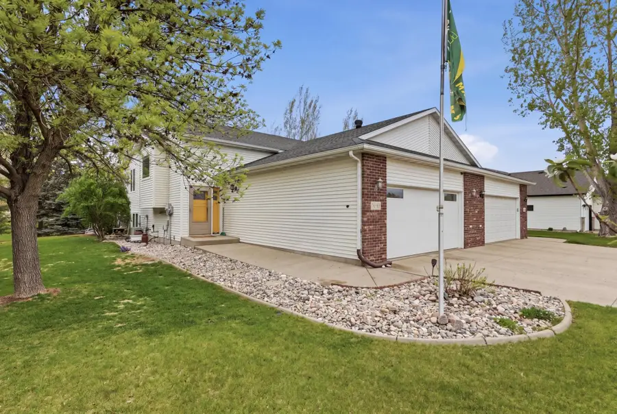 3545 42nd Avenue S, Fargo, ND 58104 - #2