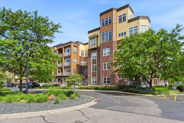 2550 38th Avenue Ne #213, Minneapolis, MN 55421