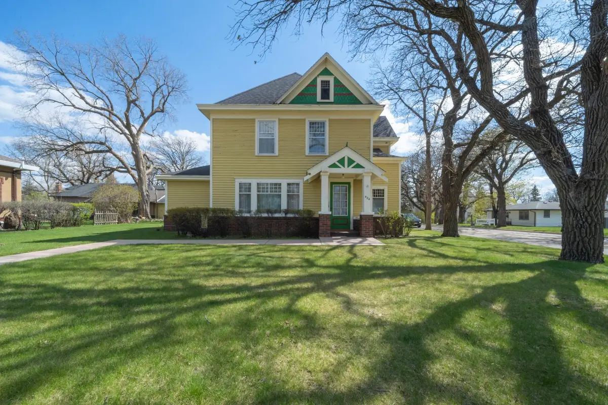 424 6th Avenue W, Alexandria, MN 56308 - #1