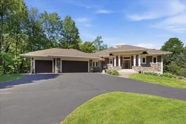 1415 Thelen Farm Trail, Houlton, WI 54082