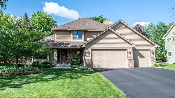 868 Basswood Lane, Eagan, MN 55123
