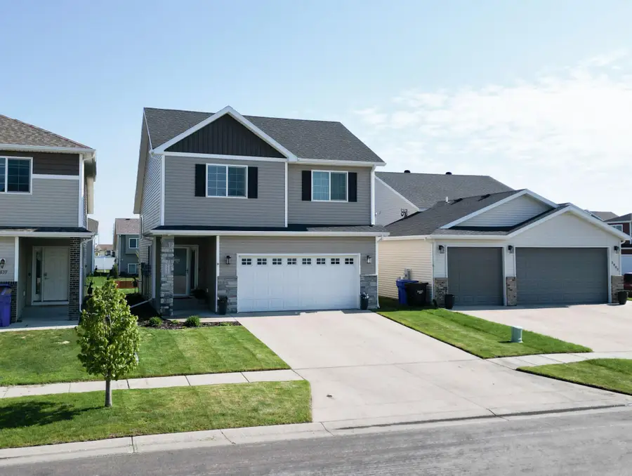 5817 57 Avenue S, Fargo, ND 58104 - #2