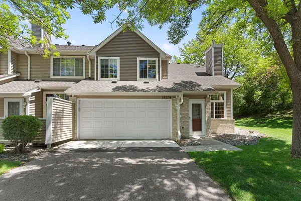 18231 Warbler Lane, Eden Prairie, MN 55346
