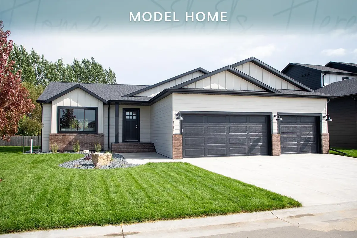 3612 Decorah Way S, Fargo, ND 58104 - #1