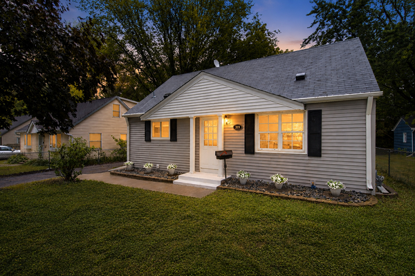 319 Van Buren Avenue S, Hopkins, MN 55343
