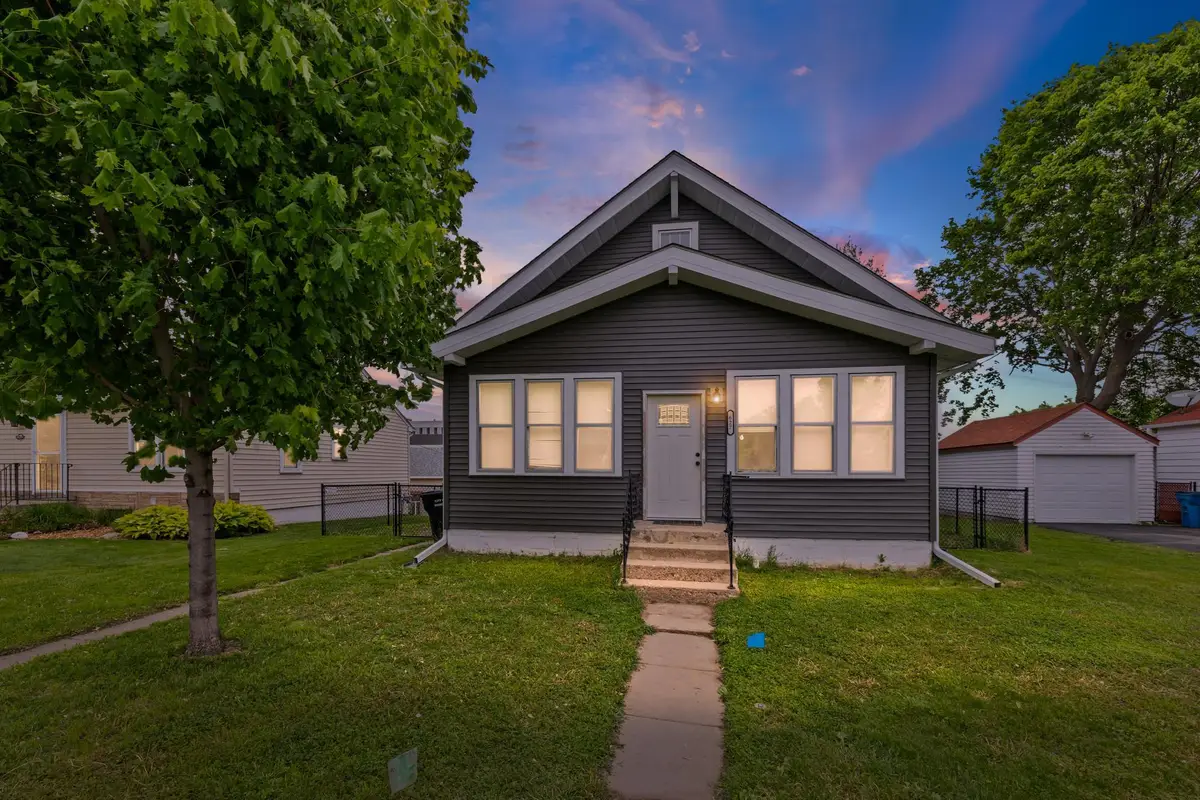 627 4th Avenue W, Shakopee, MN 55379 - #1