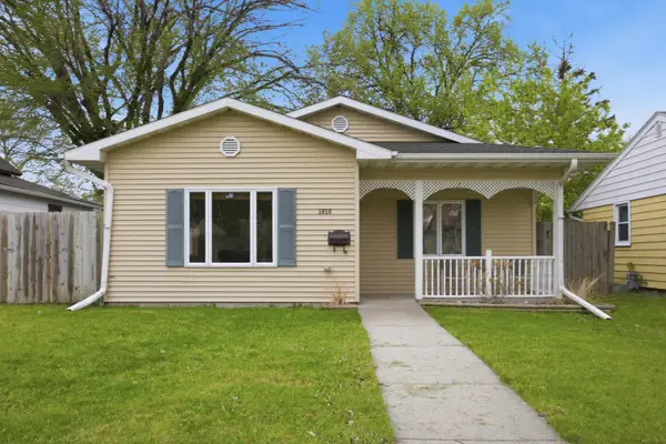 1810 5th Avenue S, Fargo, ND 58103
