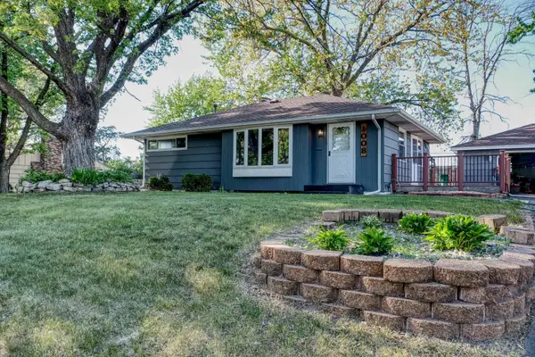1008 W 80 1/2 Street, Minneapolis, MN 55420
