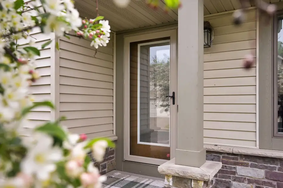 1003 Farrell Street S, Saint Paul, MN 55119 - #2