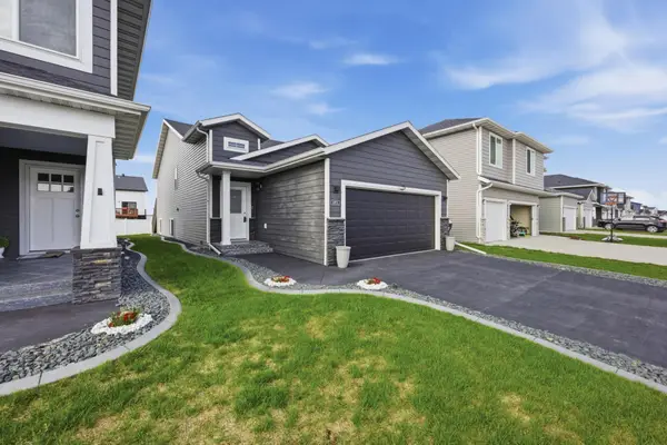 1571 67th Avenue S, Fargo, ND 58104