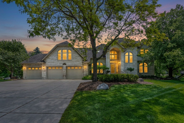 6210 Deerwood Circle N, Plymouth, MN 55442