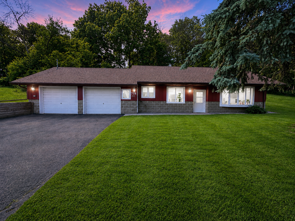 718 Willow Street, Faribault, MN 55021