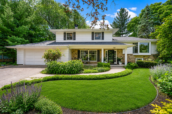 768 Lower Colonial Drive, Saint Paul, MN 55118