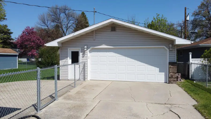 814 23rd Avenue S, Moorhead, MN 56560 - #2