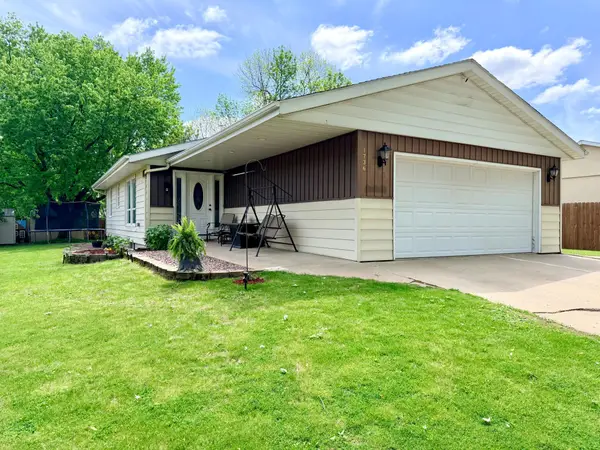 1736 Douglas Avenue, Worthington, MN 56187