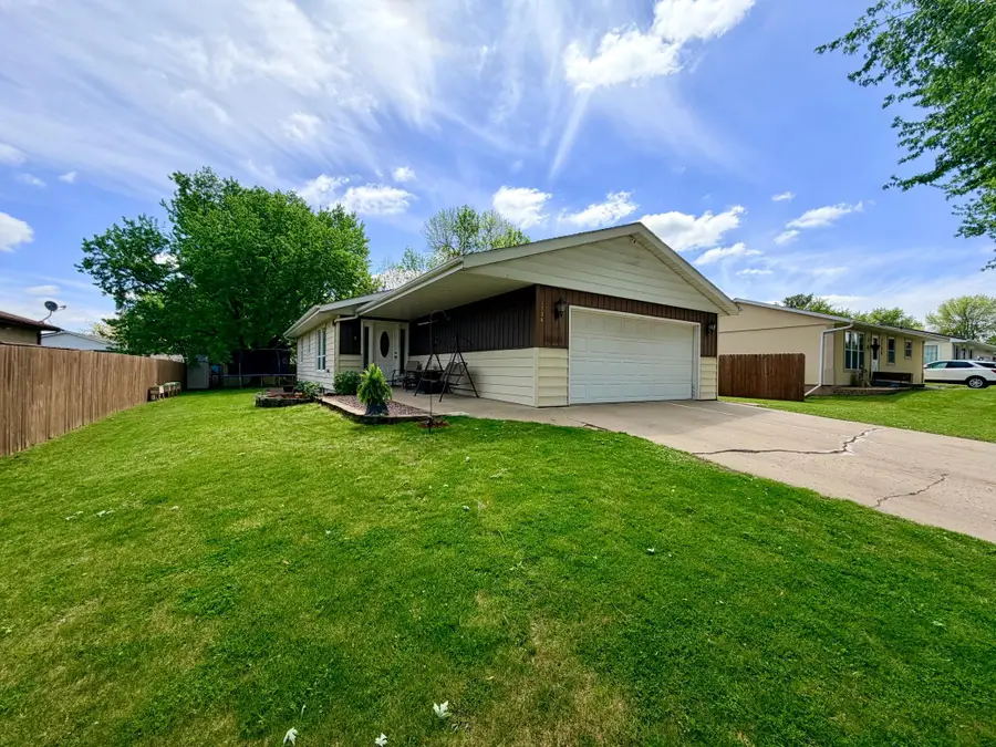 1736 Douglas Avenue, Worthington, MN 56187 - #2