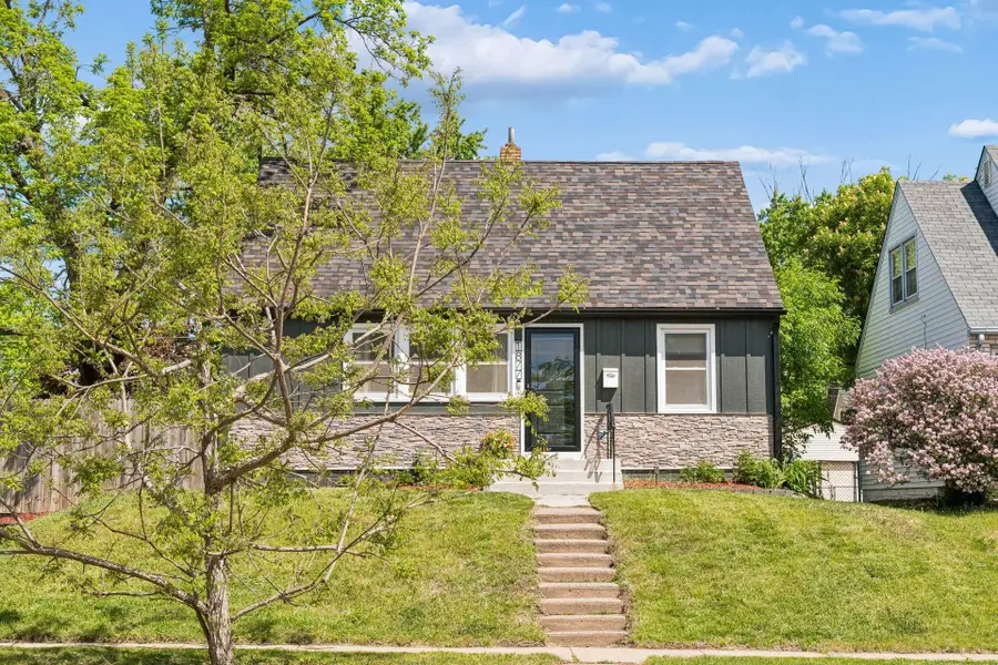 1877 Graham Avenue, Saint Paul, MN 55116 - #2