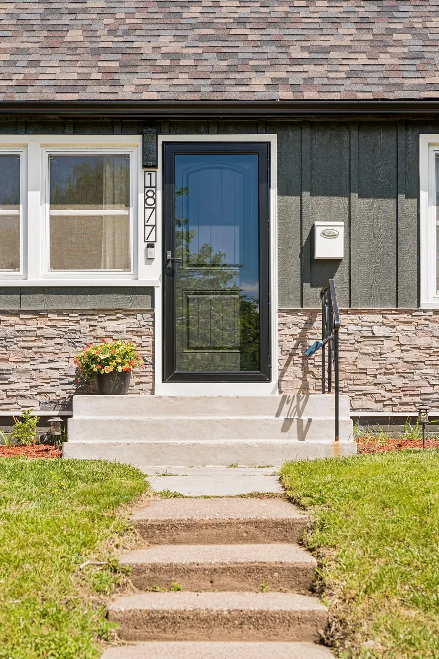 1877 Graham Avenue, Saint Paul, MN 55116 - #3