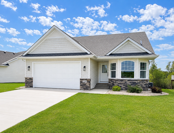2524 Buchanan Lane S, Cambridge, MN 55008