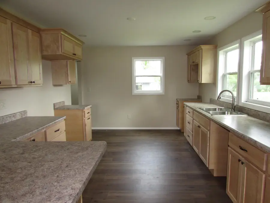 402 W Main Street, Ceylon, MN 56121 - #2