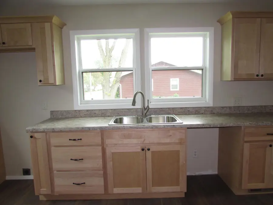 402 W Main Street, Ceylon, MN 56121 - #3