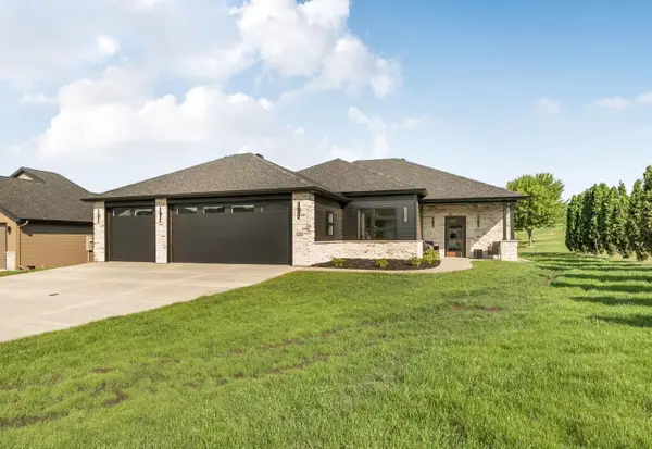 1325 Iris Lane, Saint Joseph, MN 56374