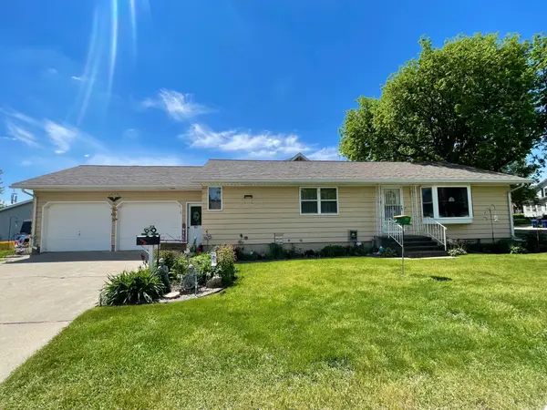115 W Lincoln Street, Springfield, MN 56087