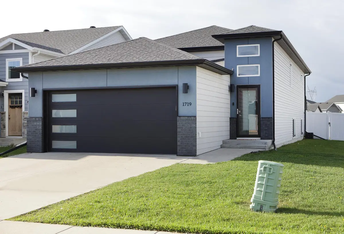 1719 67th Avenue S, Fargo, ND 58104 - #1