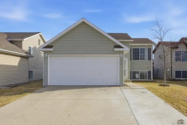 2126 59th Avenue S, Fargo, ND 58104