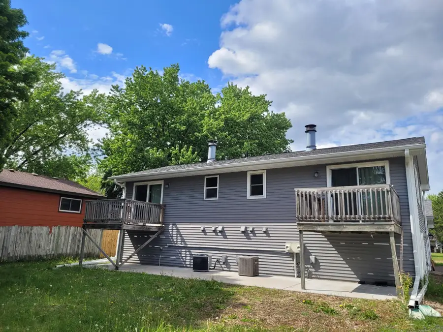 3101 81st Avenue N, Brooklyn Park, MN 55443 - #2