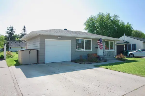 826 4th Street N, Wahpeton, ND 58075
