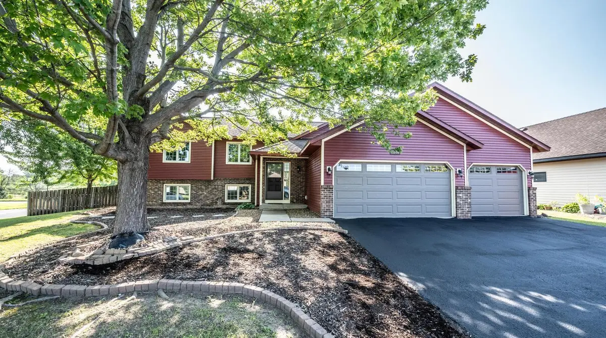 1500 Lakeview Curve, Eagan, MN 55122 - #1