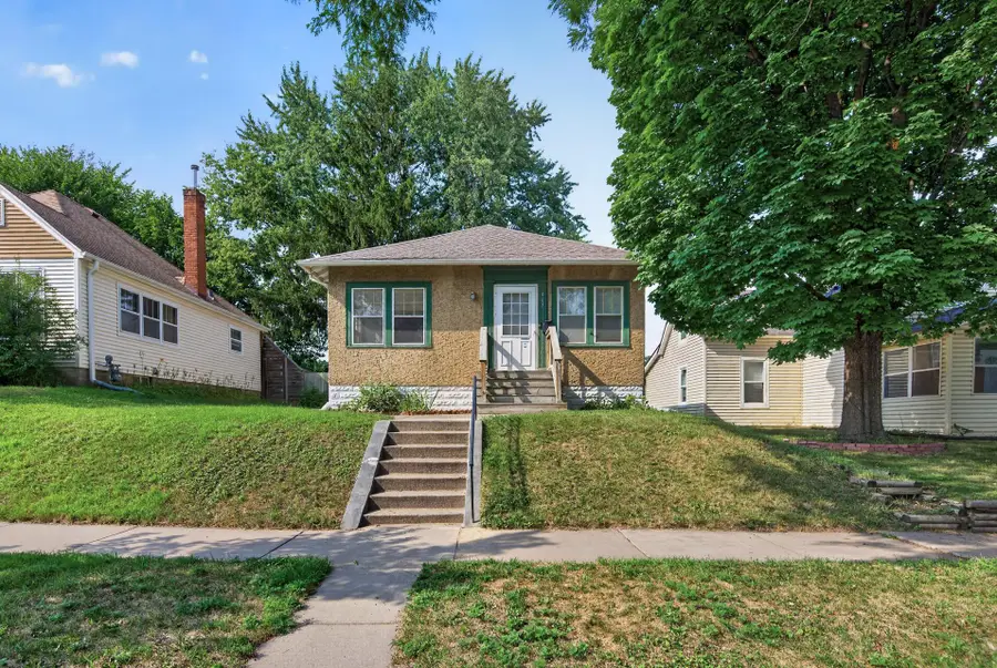 967 Rose Avenue E, Saint Paul, MN 55106 - #2