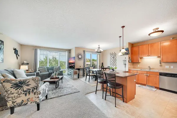 1070 Grandview Court Ne #300, Minneapolis, MN 55421