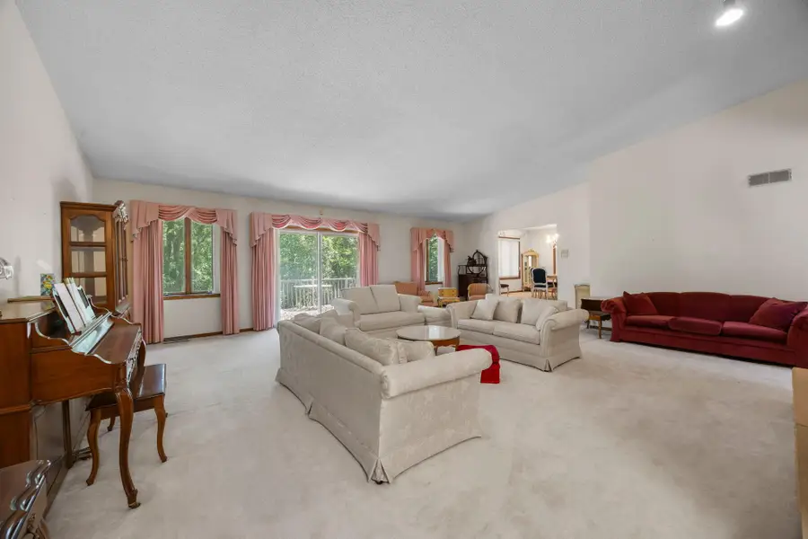 1070 Mcknight Road S, Saint Paul, MN 55119 - #3