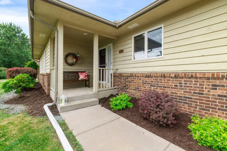 1311 Marthaler Lane, Saint Paul, MN 55118 - #3