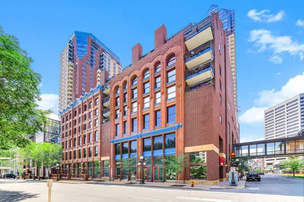 198 6th Street E #601, Saint Paul, MN 55101
