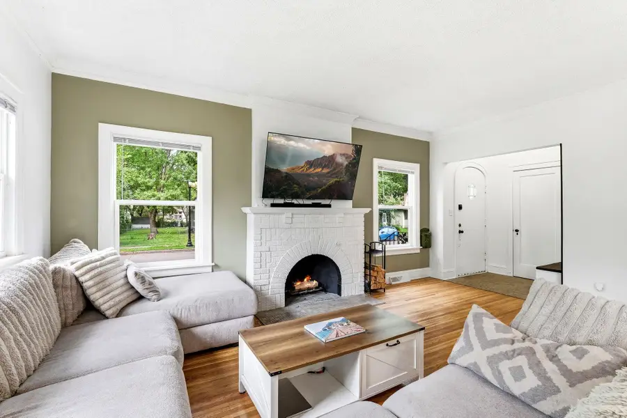 890 22nd Avenue Se, Minneapolis, MN 55414 - #3