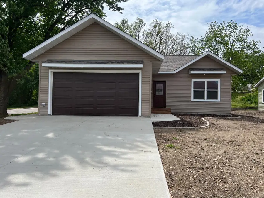 828 Spark Avenue, Albert Lea, MN 56007 - #2