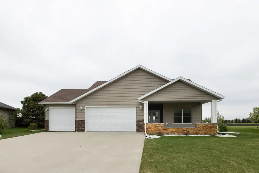 647 43 1/2 Avenue S, Moorhead, MN 56560 - #2