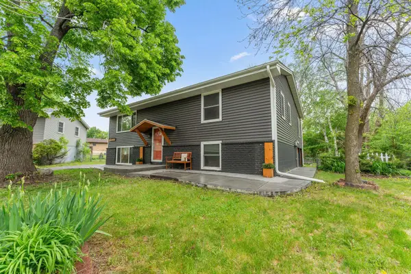 11260 97th Avenue N, Maple Grove, MN 55369