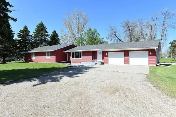 347 4th Avenue W, Hunter, ND 58048