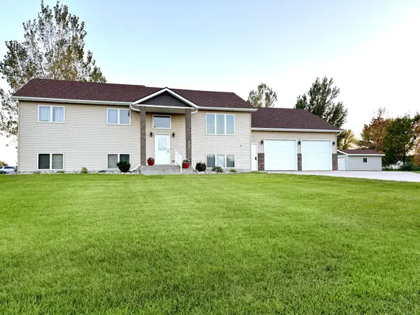 4505 36th Avenue N, Fargo, ND 58102
