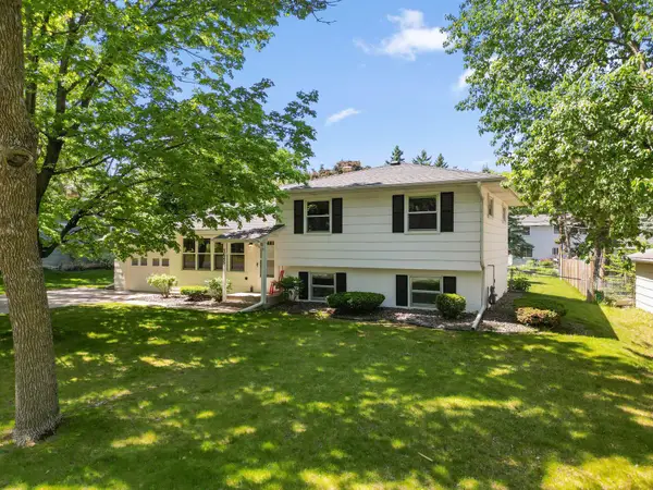 3645 Rolling View Drive, White Bear Lake, MN 55110