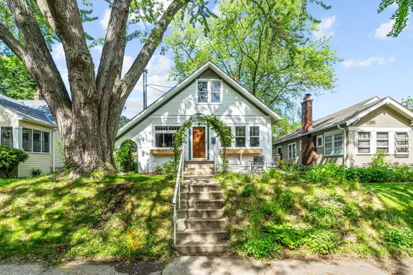 441 Saratoga Street S, Saint Paul, MN 55105