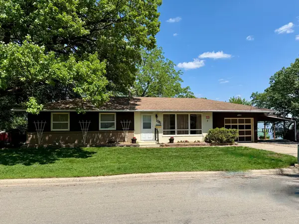 1201 Frank Hall Drive, Albert Lea, MN 56007