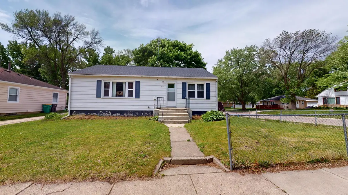 917 Valley Avenue, Albert Lea, MN 56007 - #1