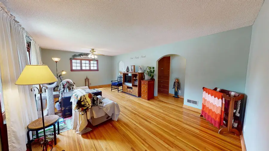 917 Valley Avenue, Albert Lea, MN 56007 - #2