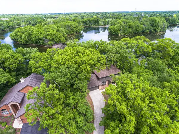 1473 Lake Park Circle, Saint Paul, MN 55122
